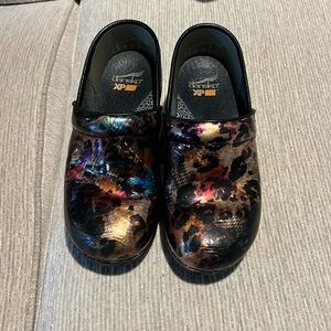 Dansko XP 20 nursing shoes